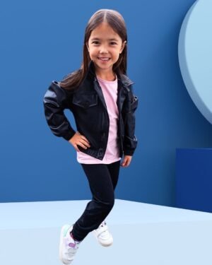 Nicoly Antunes: Carisma e Alegria de Viver em Cada Clique